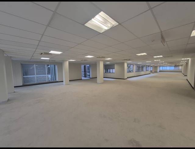 2,470M² OFFICE TO LET IN PARKTOWN